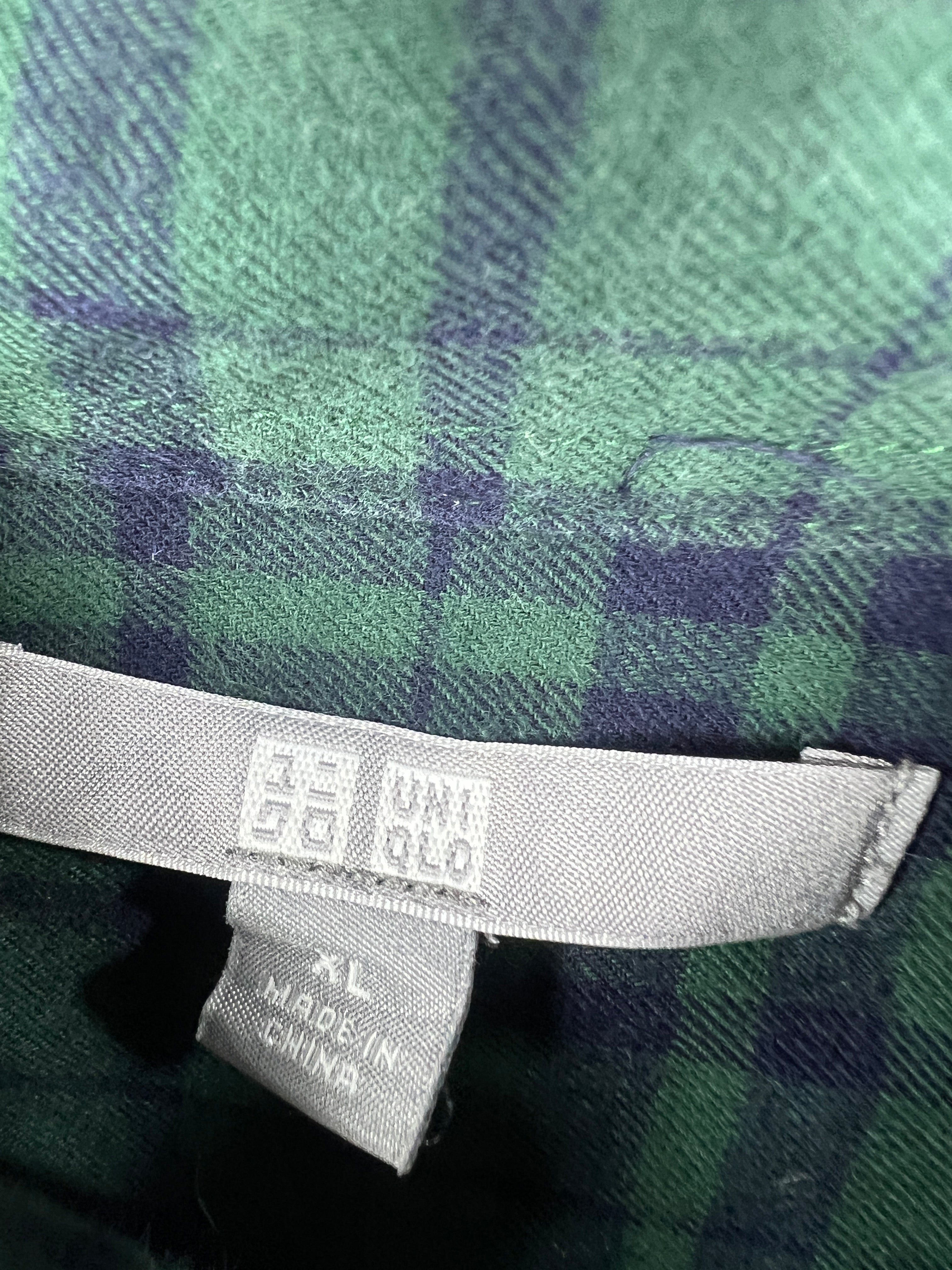 Uniqlo Shirt (Medium-Large)