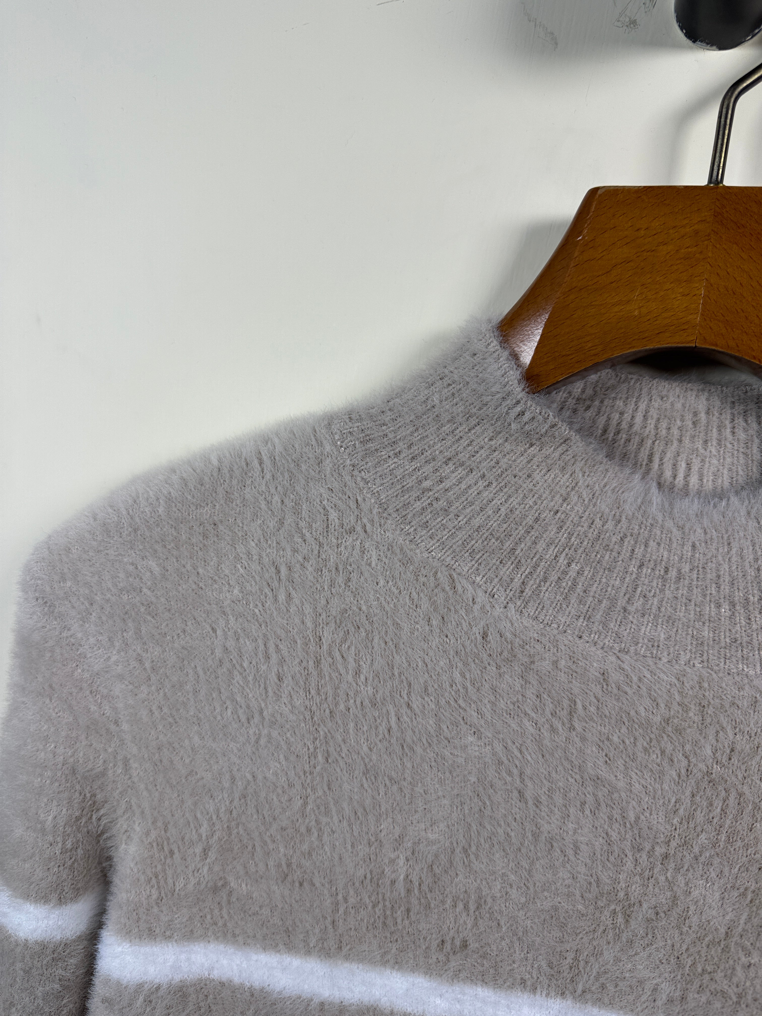 Bailey Sweater (Women) (Small-Medium)