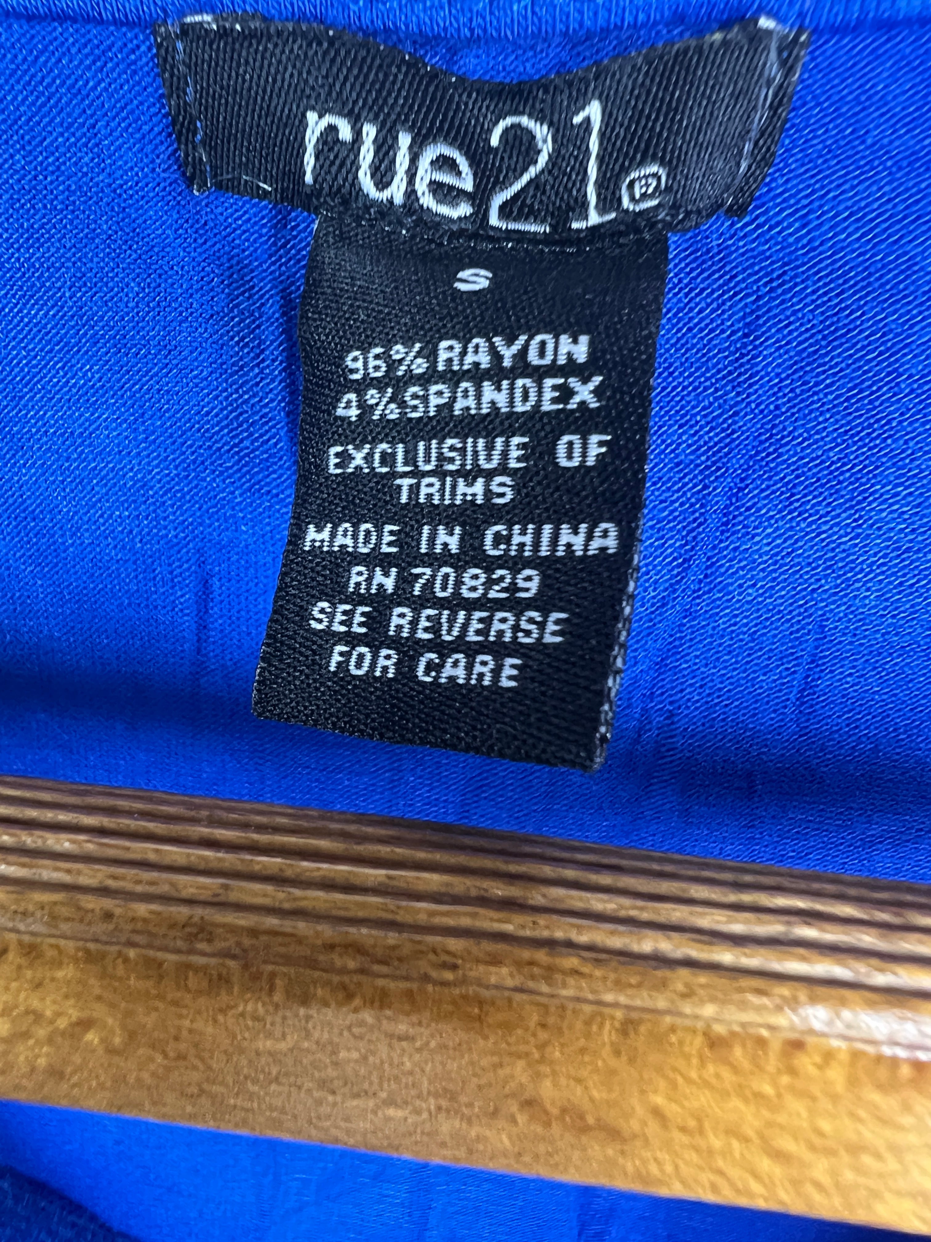 Rue 21 Blouse (Women) (Small-Medium)