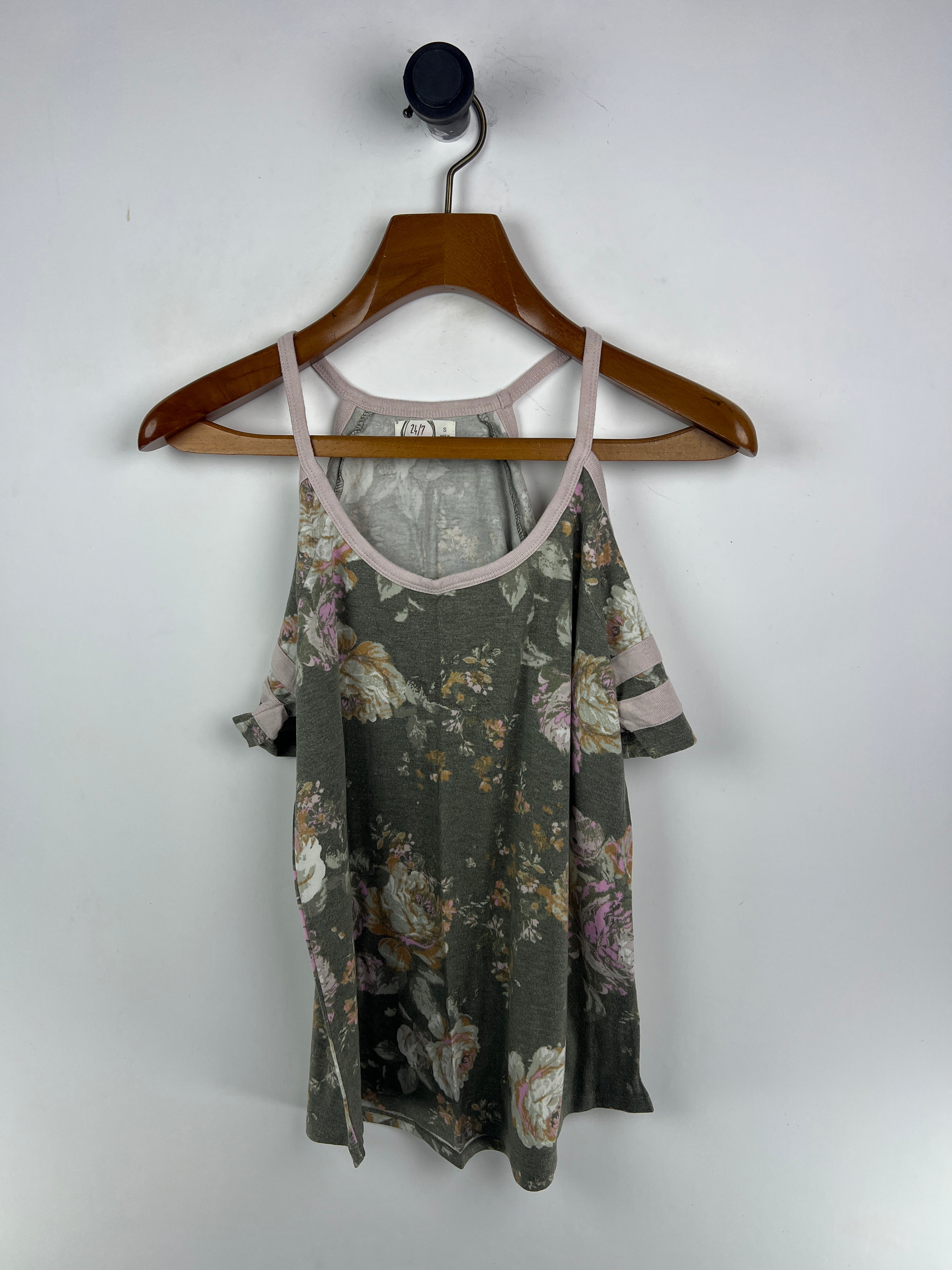 Maurices Tank Top (Women) (Medium)