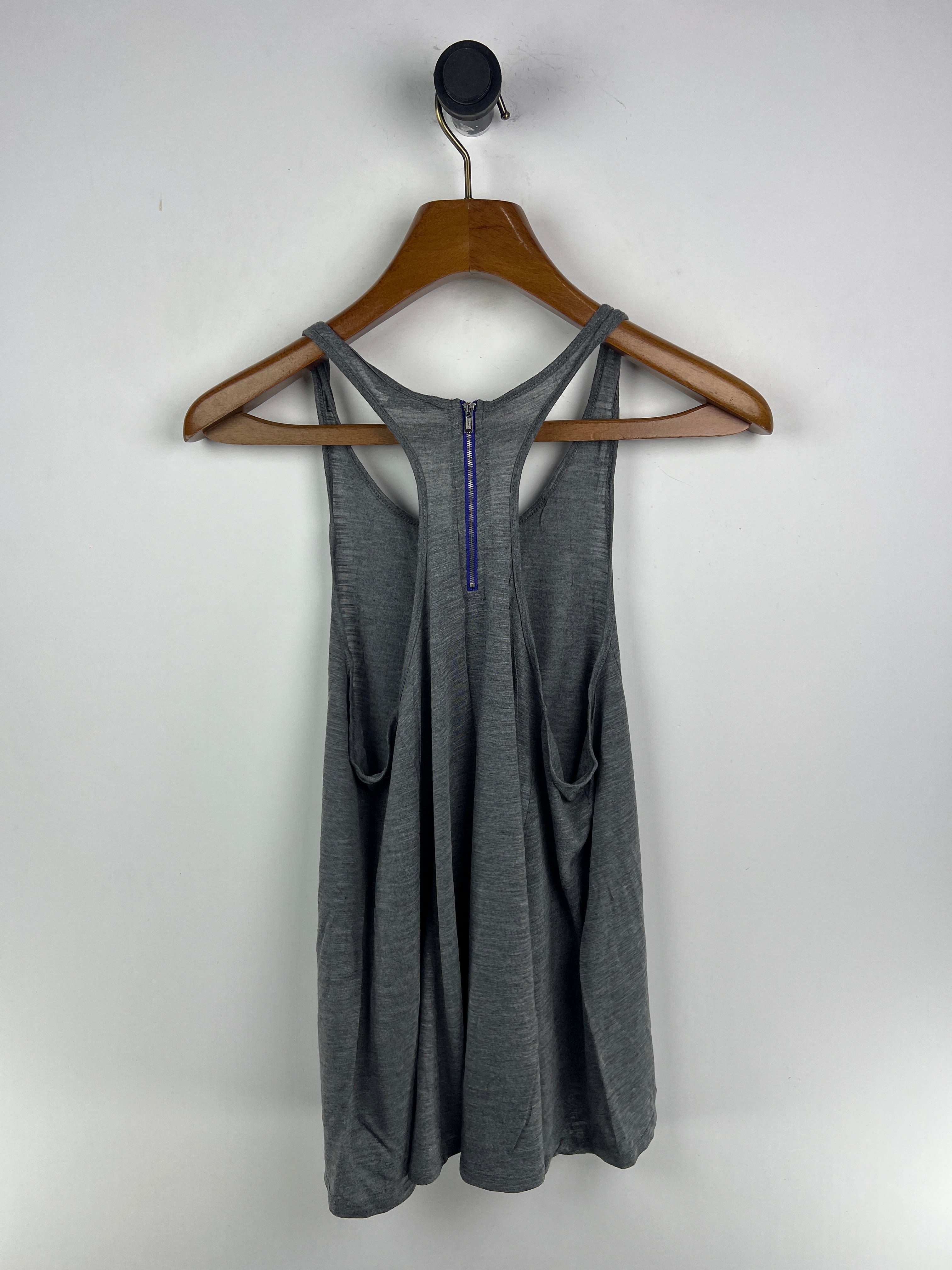American Eagle Tank Top (Women) (Medium)