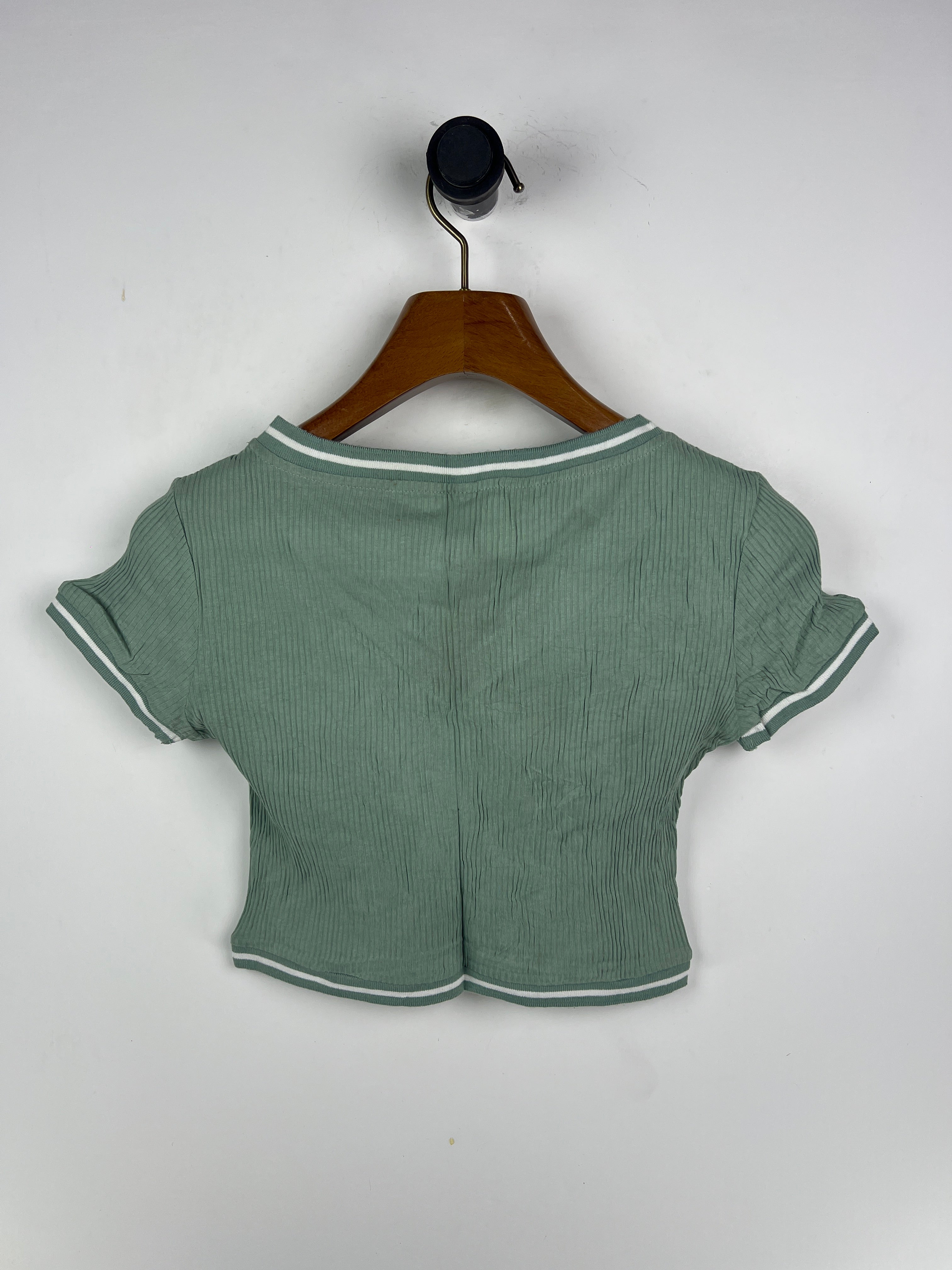 Shein Crop T-Shirt (Women) (Small-Medium)