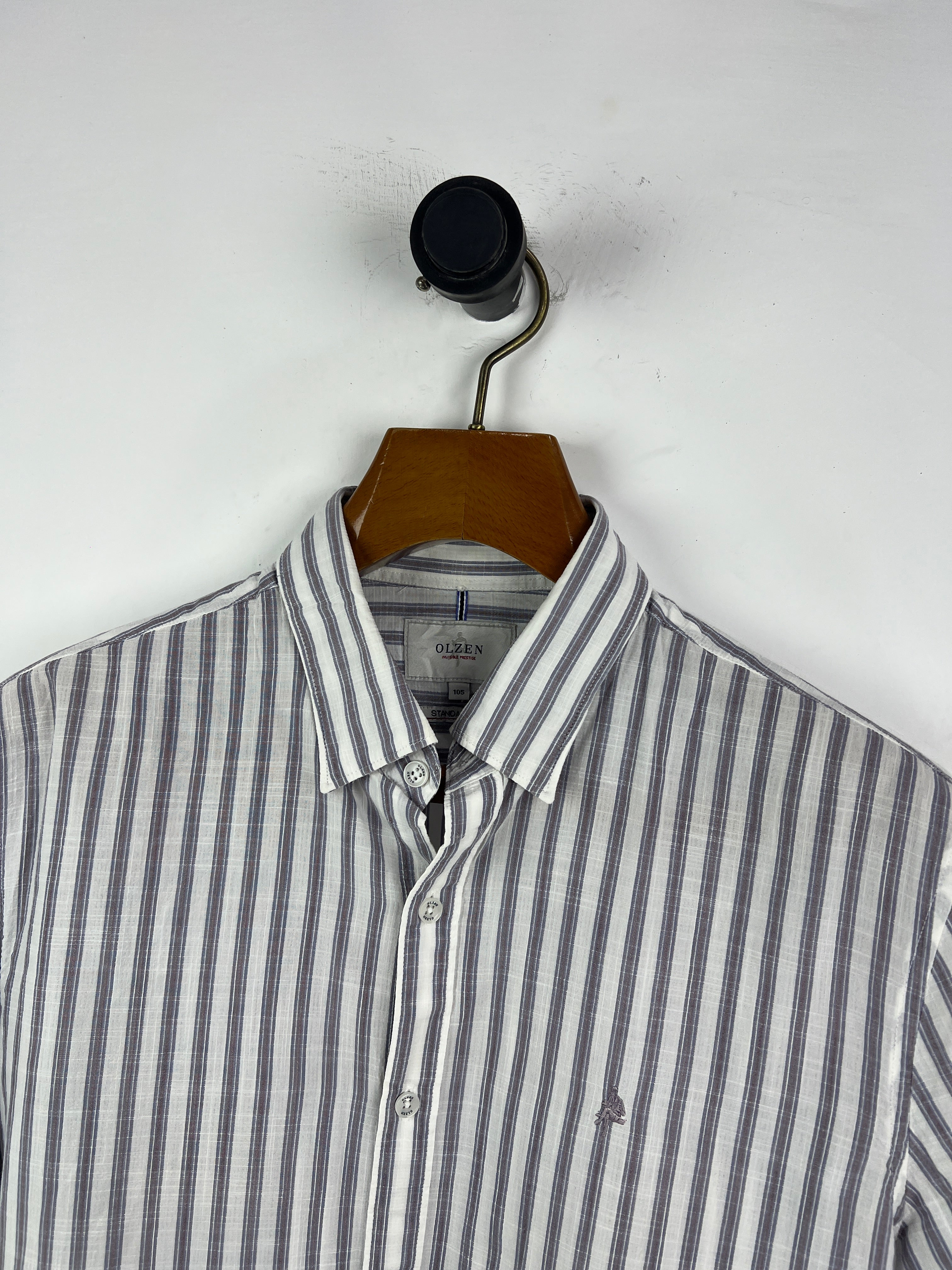 Olzen Linen Shirt (Medium)