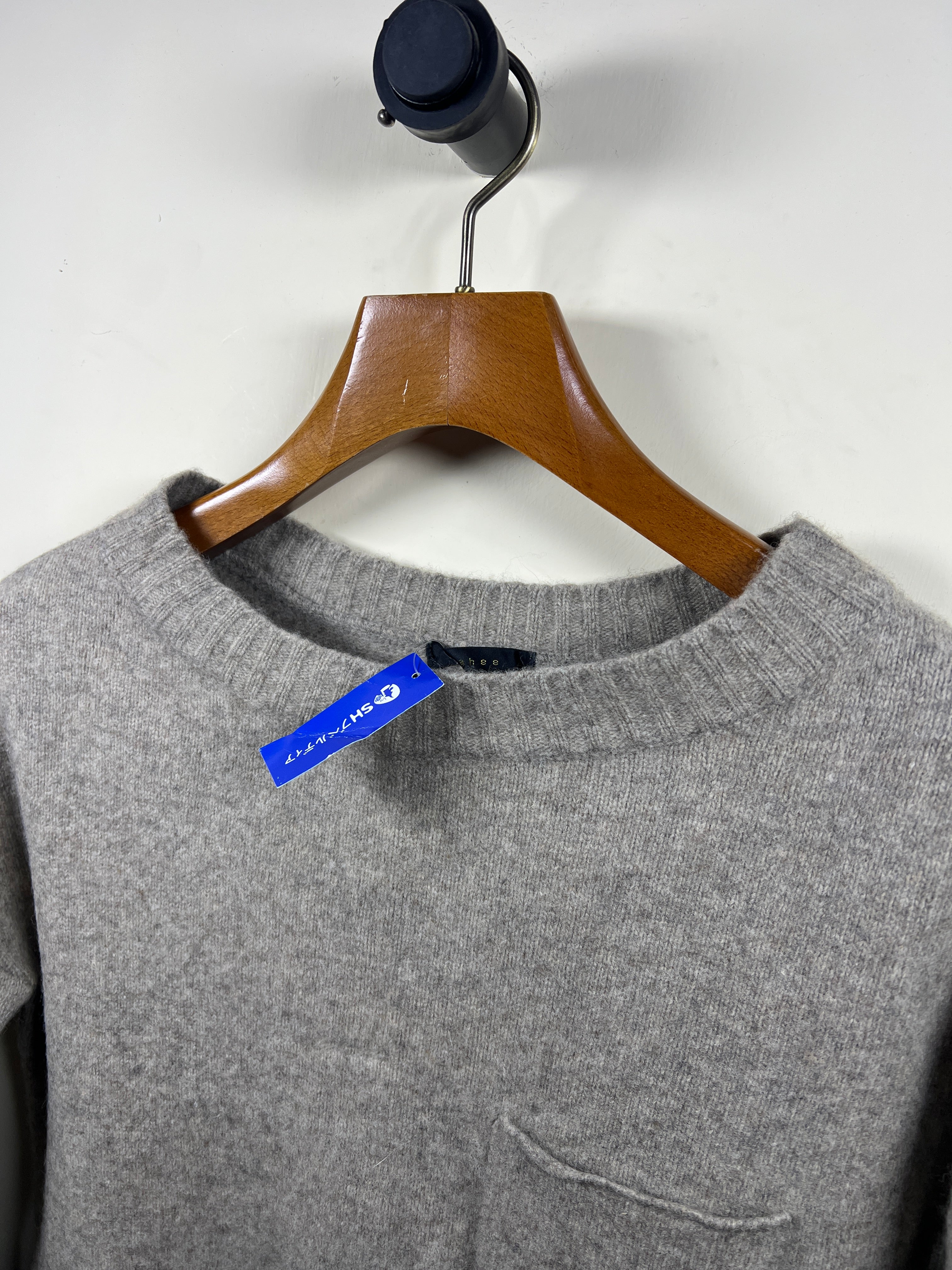 Lahee Sweater (Women) (Small-Medium)