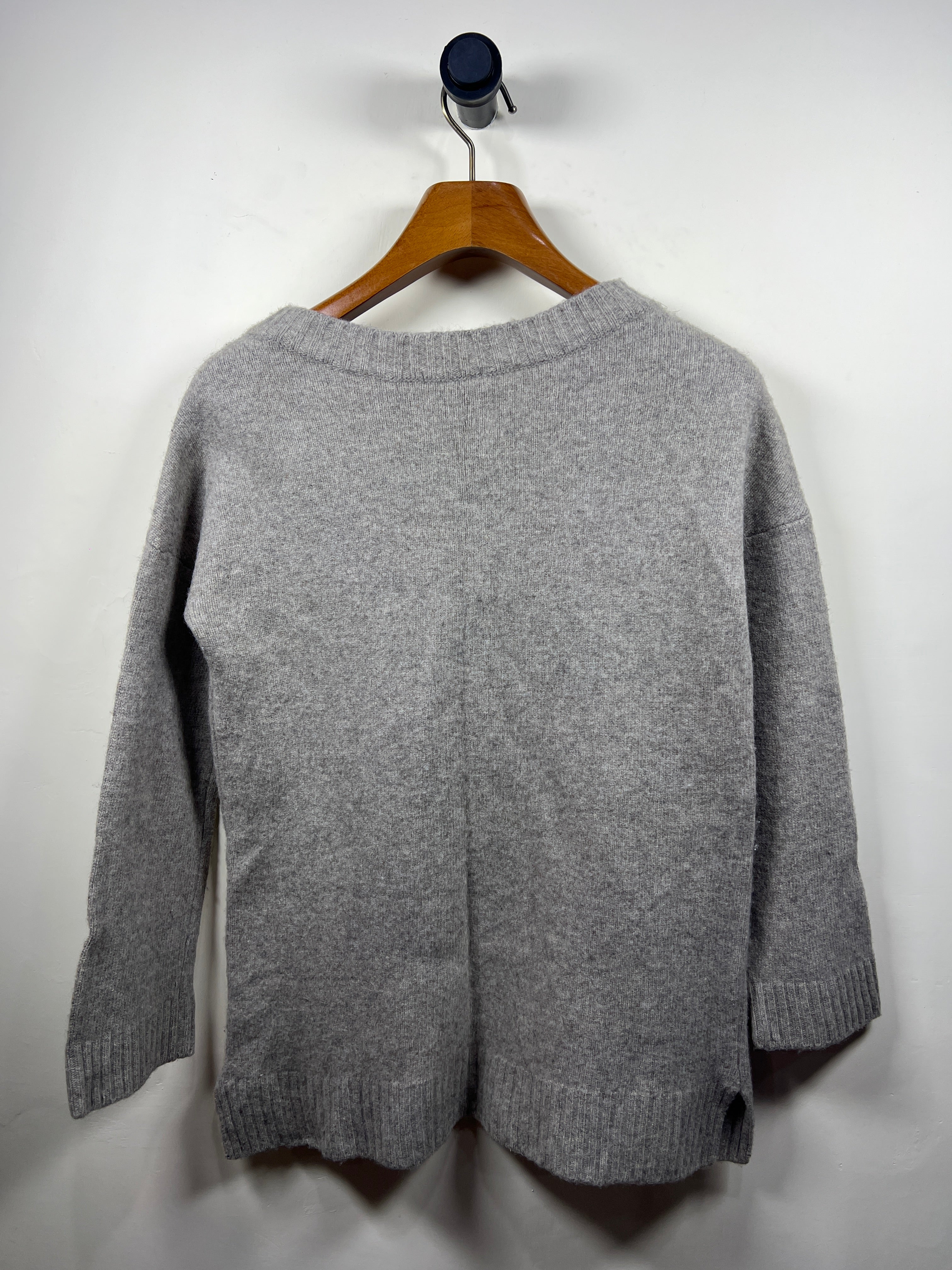 Lahee Sweater (Women) (Small-Medium)