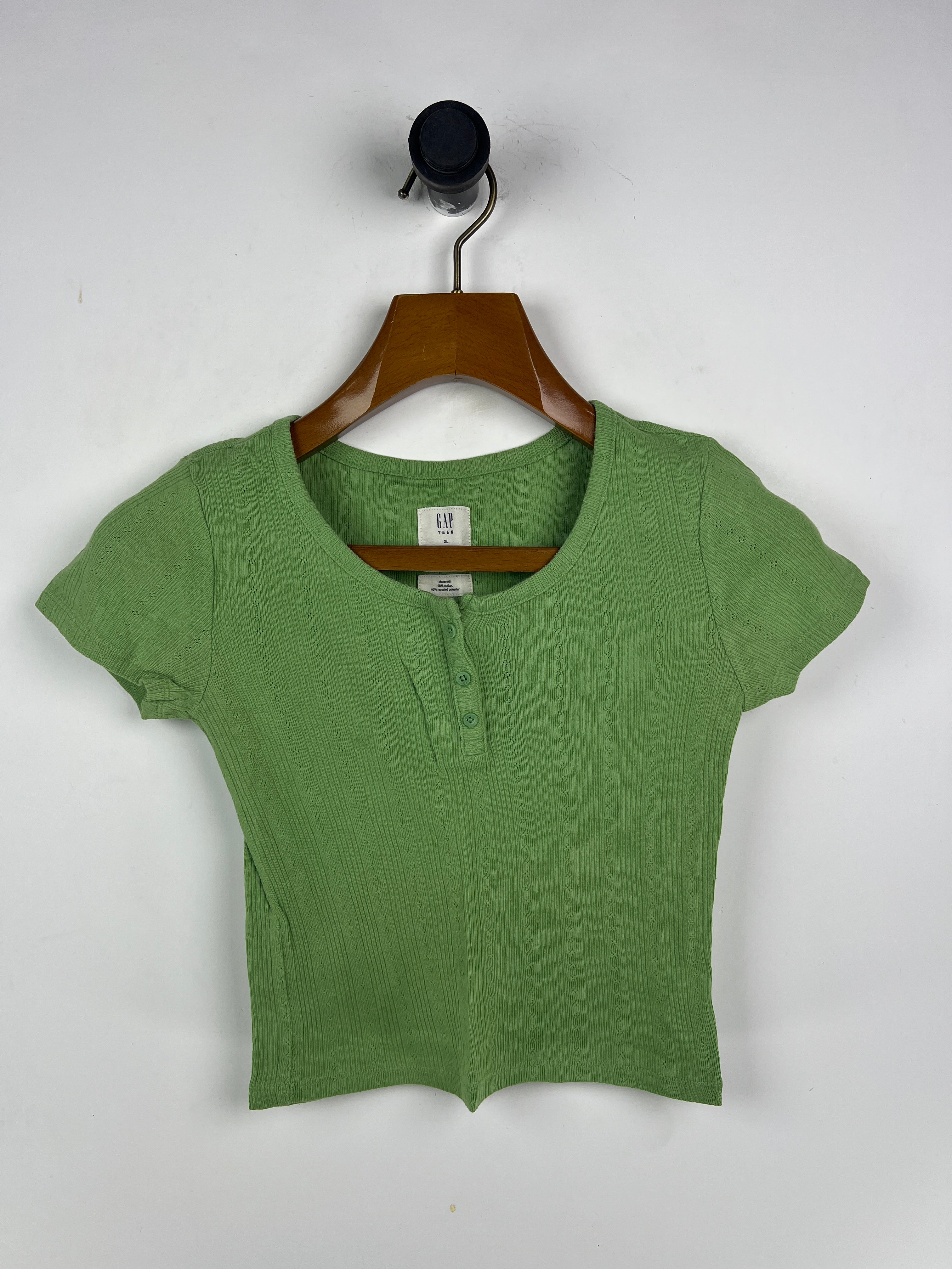 Gap Crop T-Shirt (Women) (X-Small/Small)