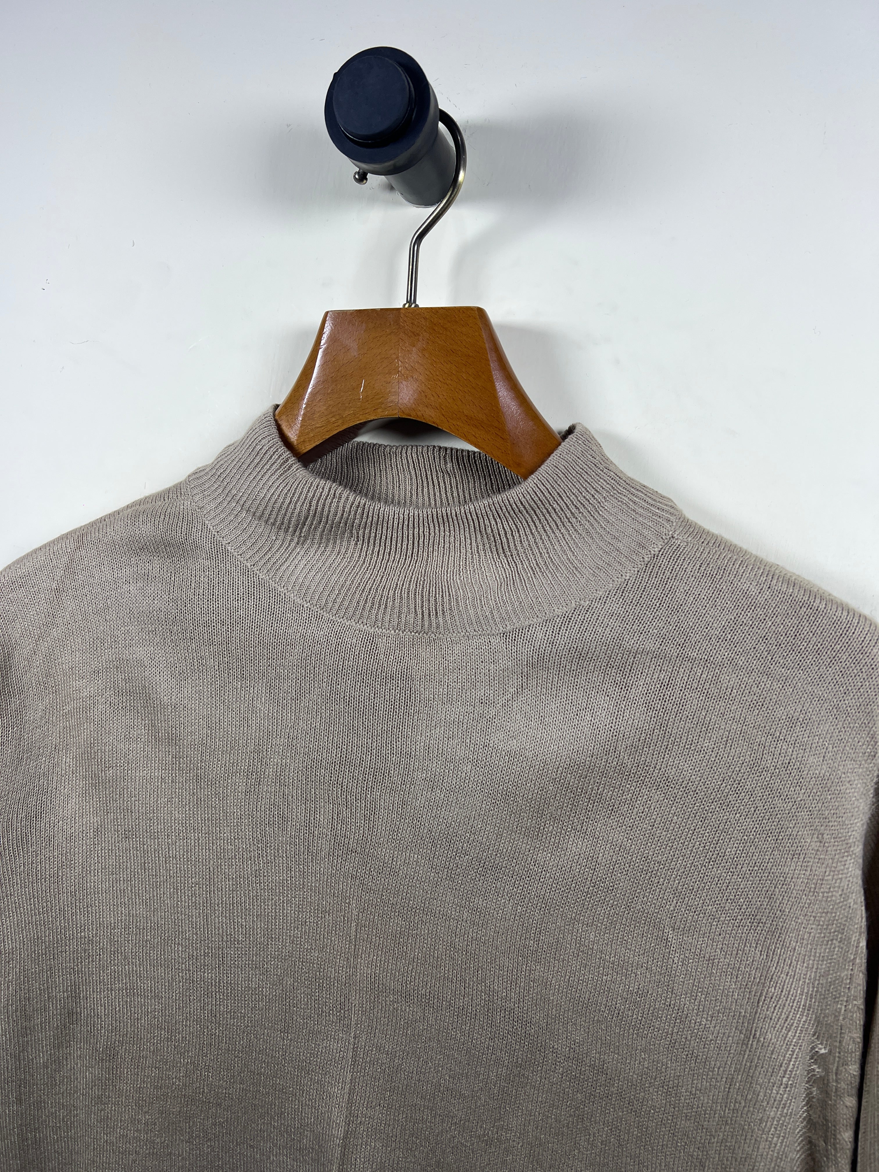 Le Dong Sweater (Medium)