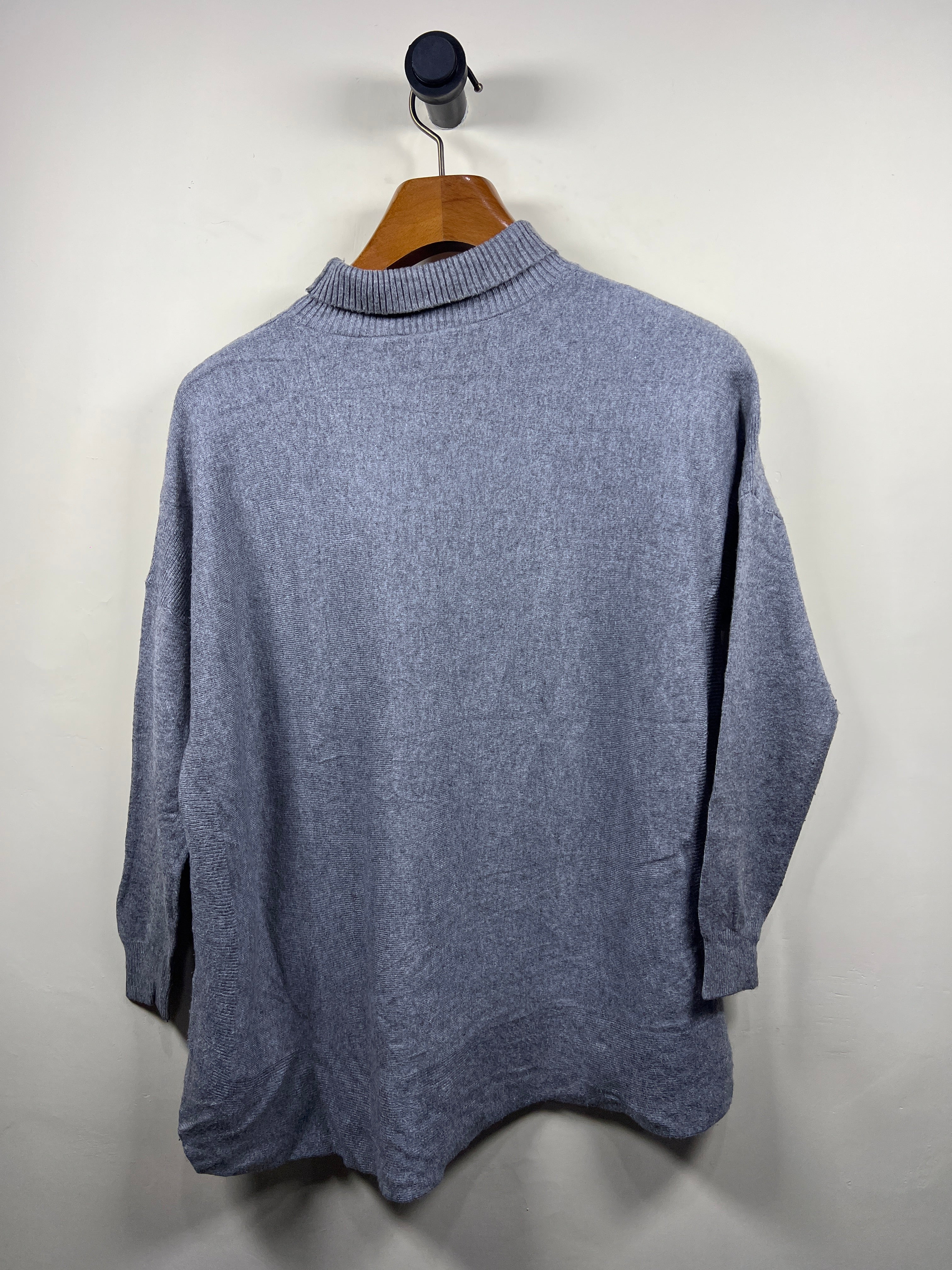 Turtle Neck Sweater (Women) (Large/X-Large)