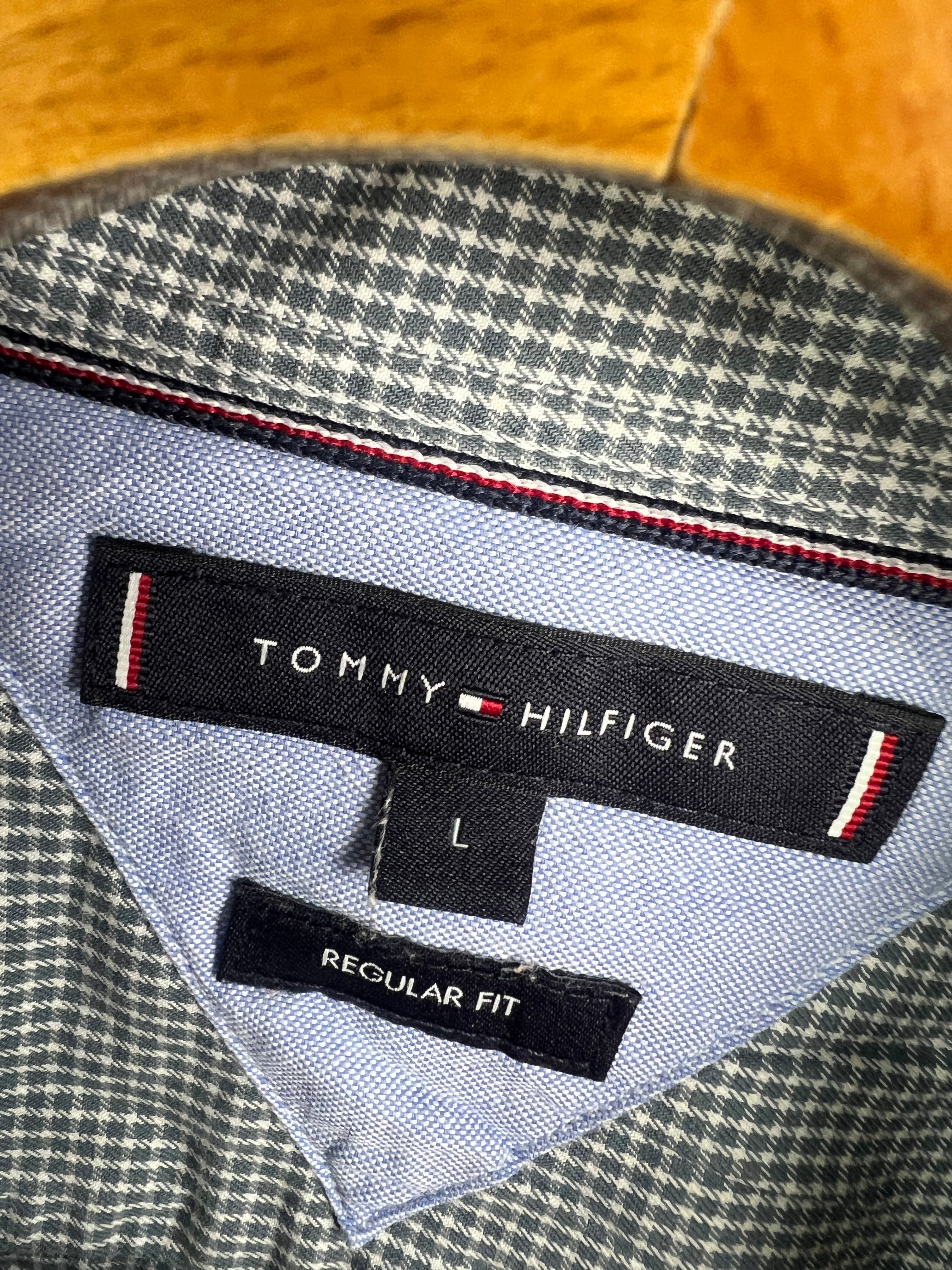 Tommy Hilfiger Shirt (Medium-Large)