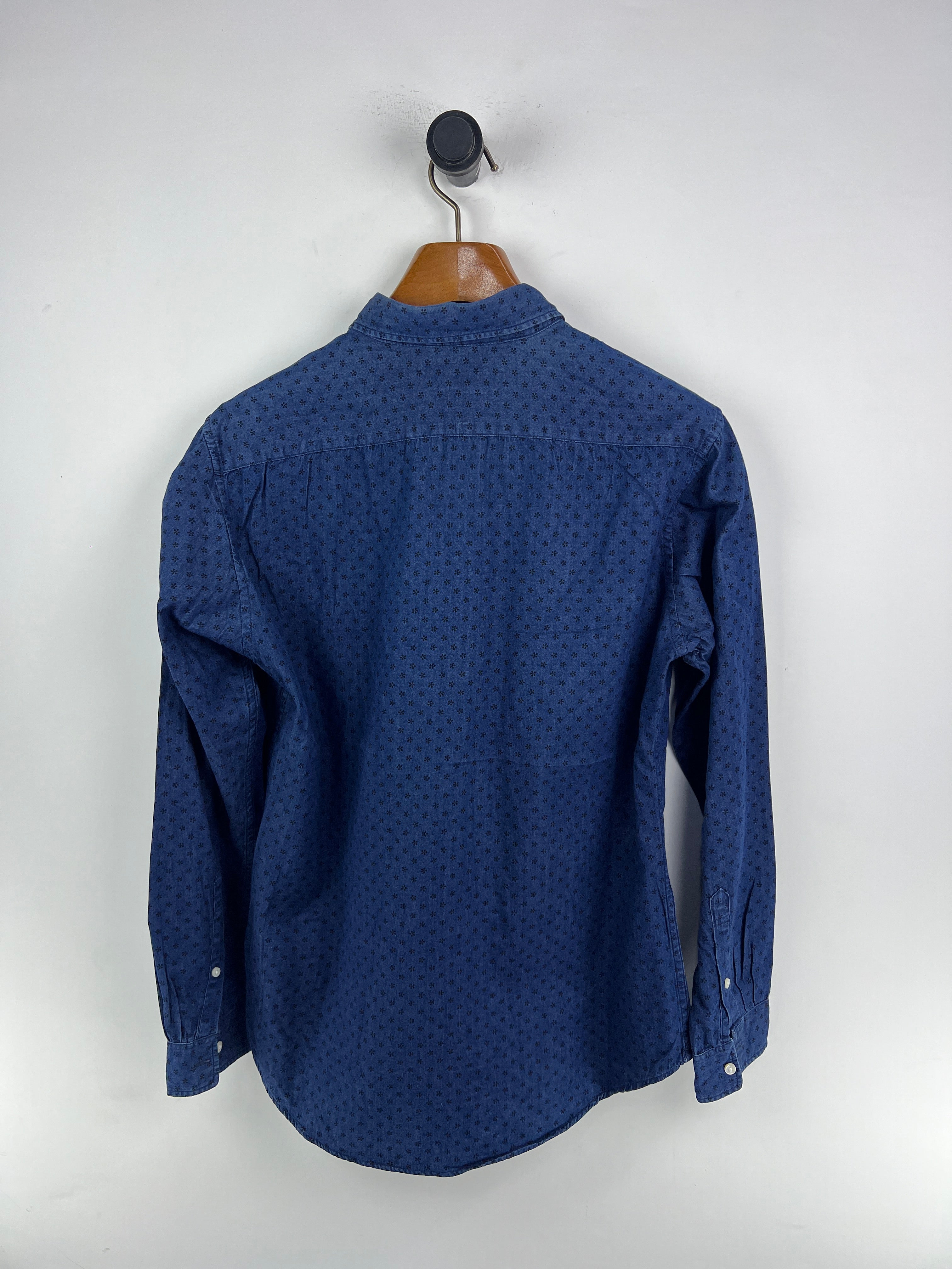 Uniqlo Shirt (Small)