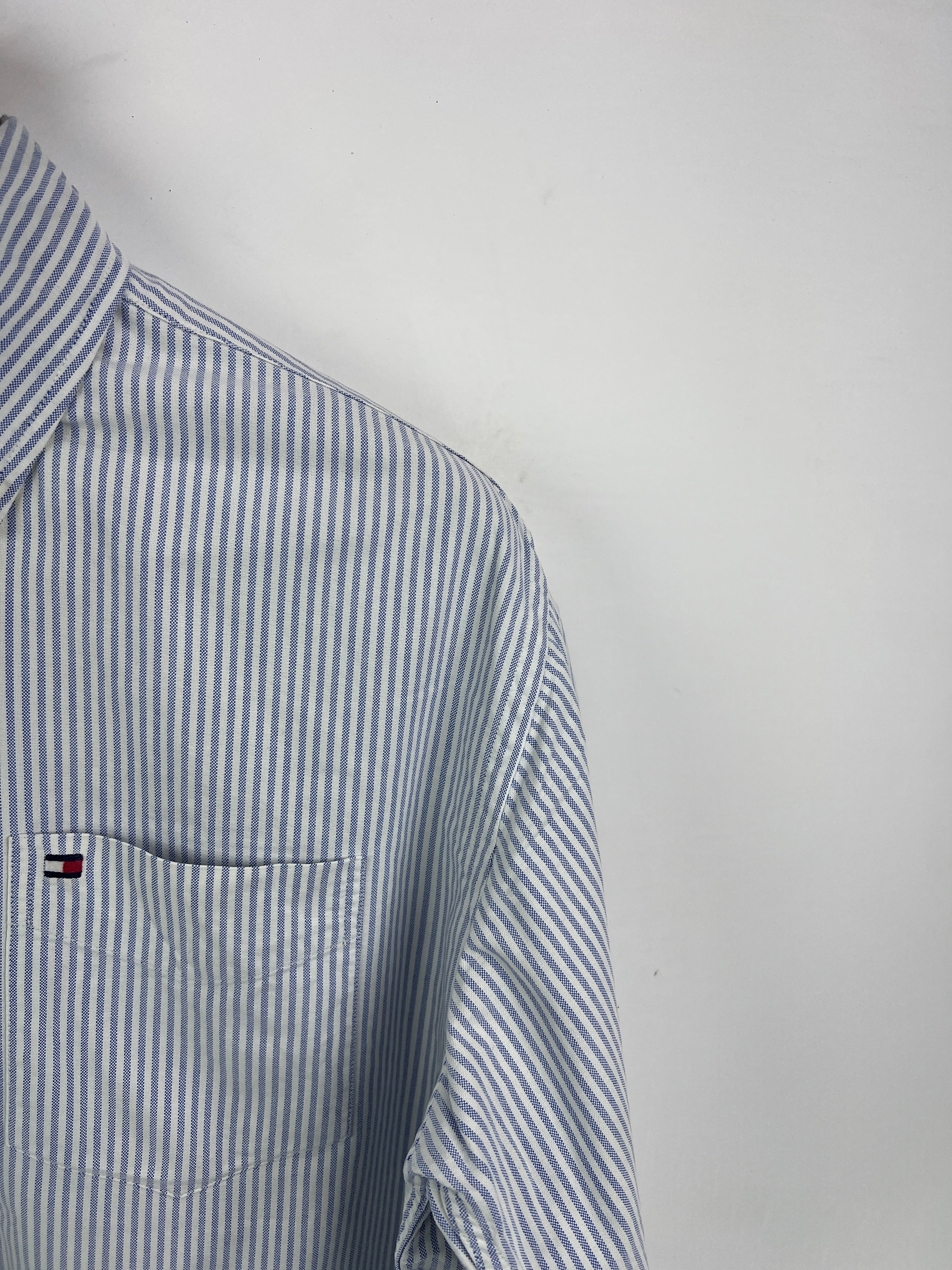 Tommy Hilfiger Shirt (Large)