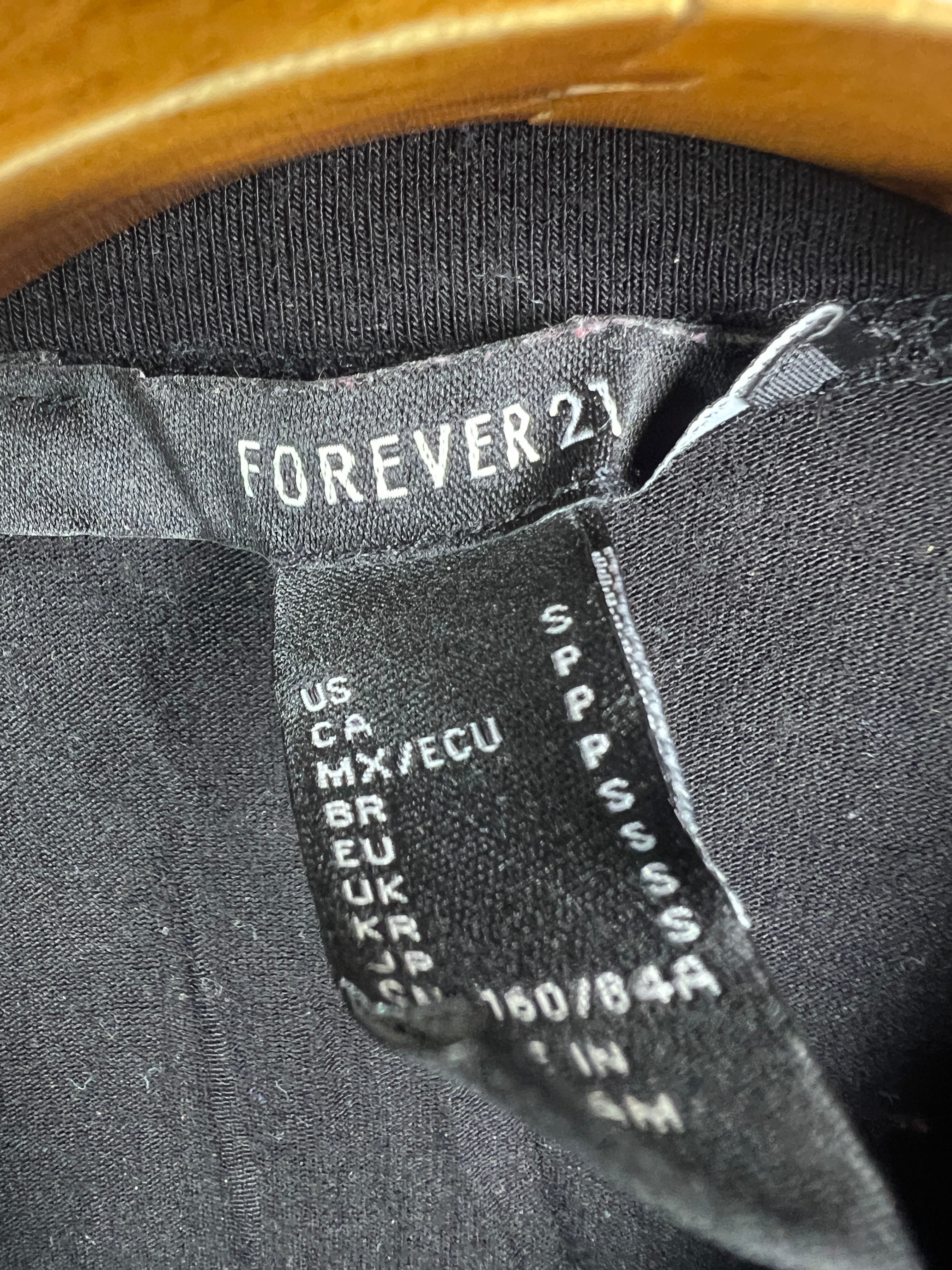 Forever 21 Crop T-Shirt (Women) (X-Small/Small)