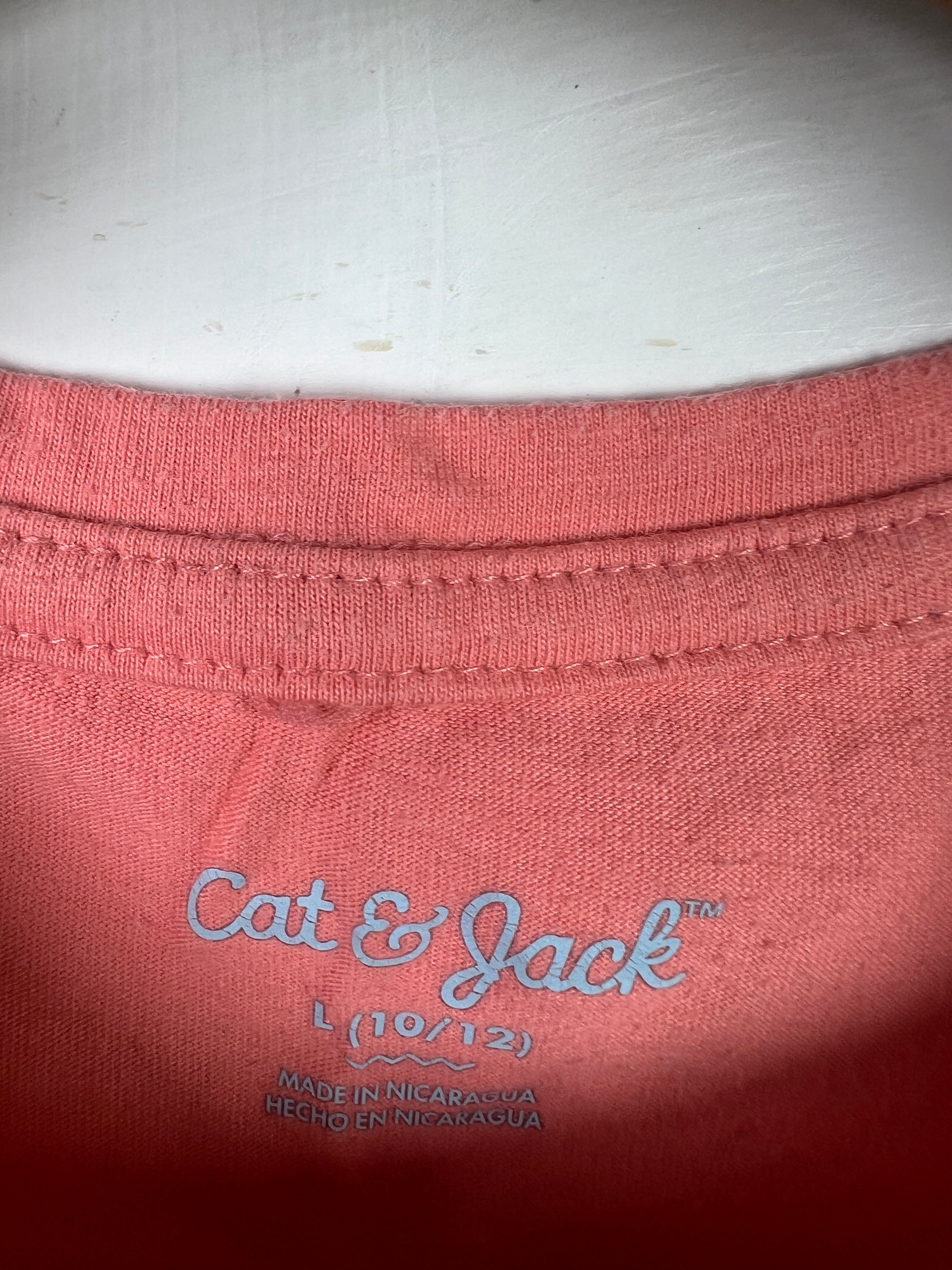 Cat & Jack T-Shirt (Women) (Small)