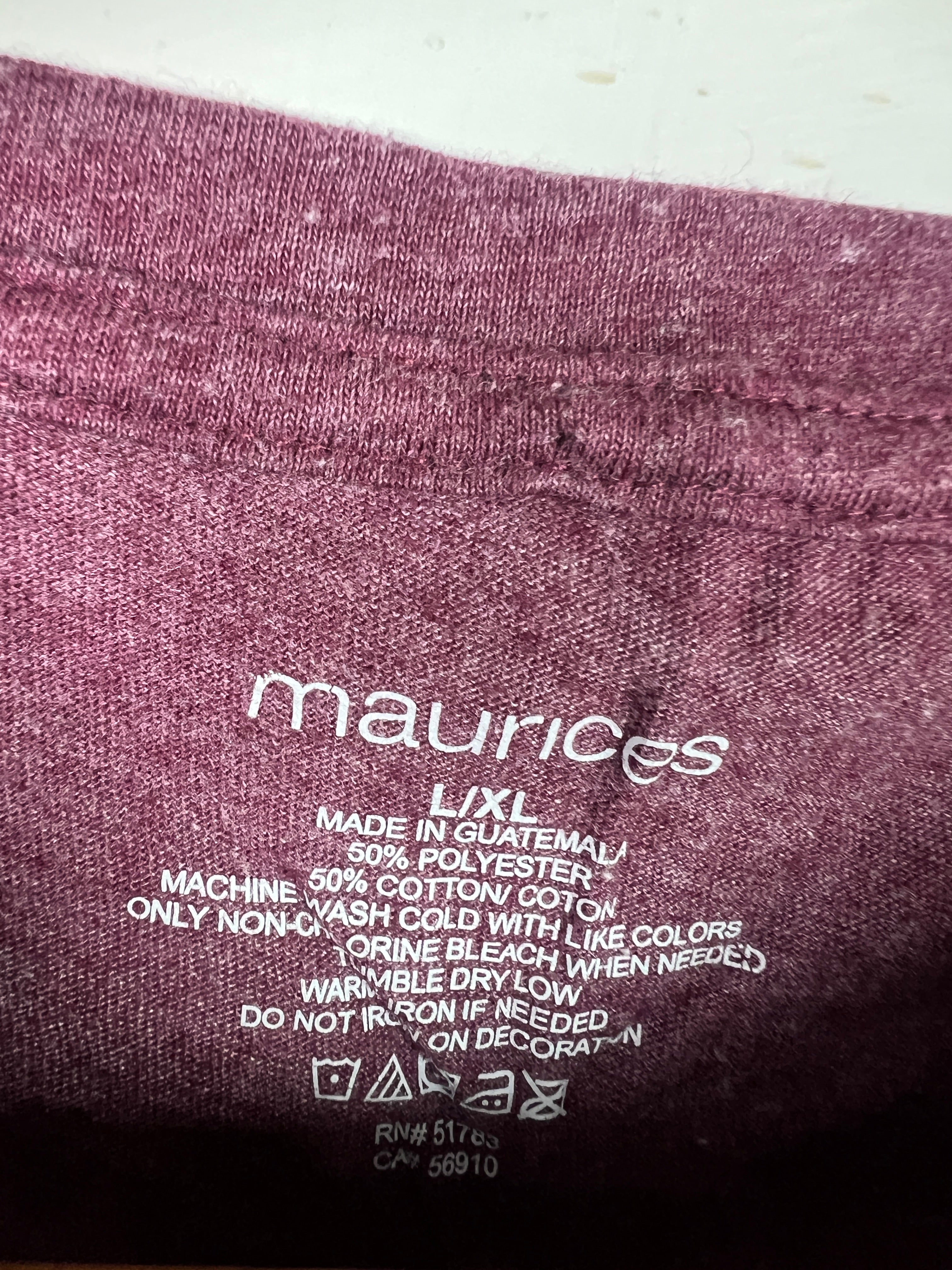 Maurices T-Shirt (Women) (Small-Medium)
