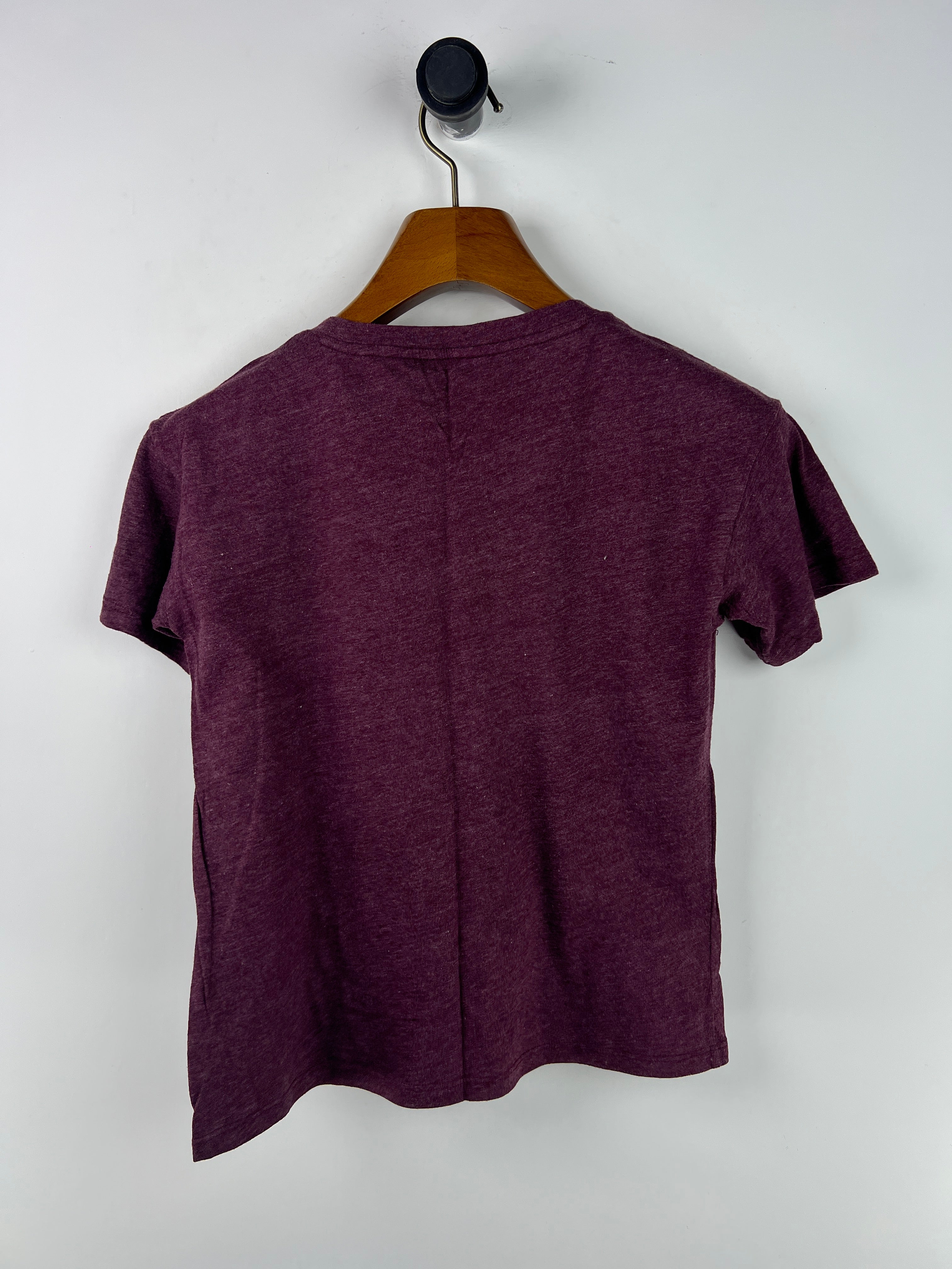 Maurices T-Shirt (Women) (Small-Medium)