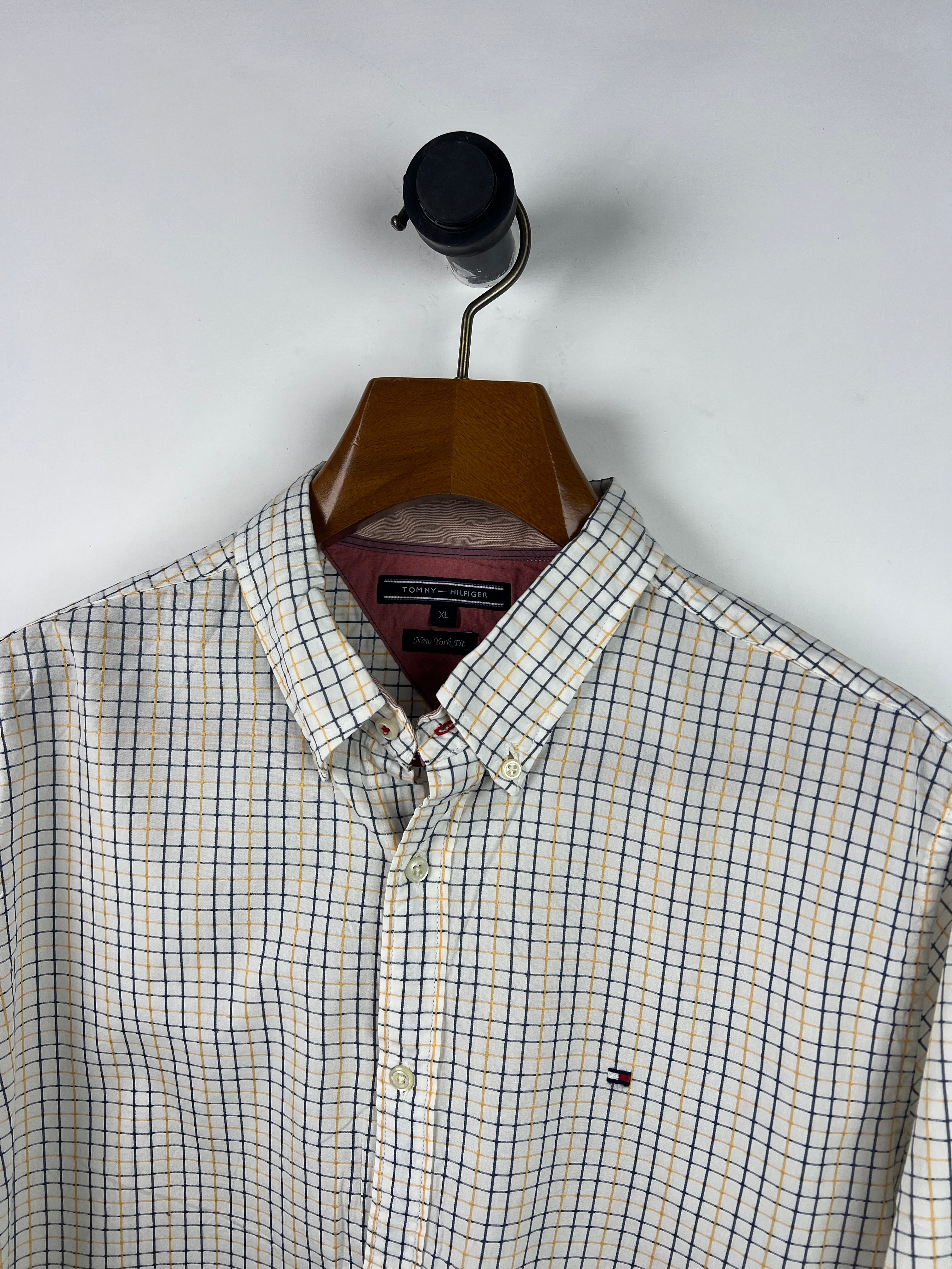 Tommy Hilfiger Shirt (Large)