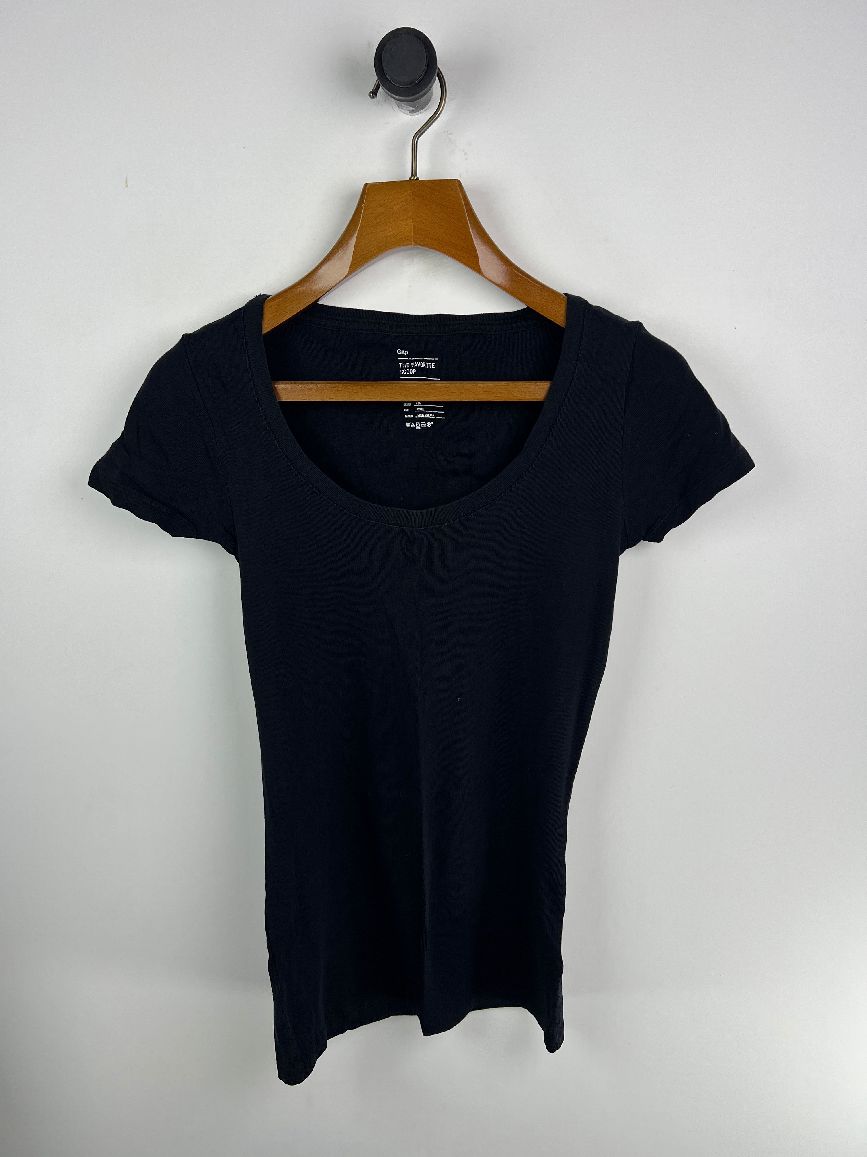 Gap T-Shirt (Women) (Small)