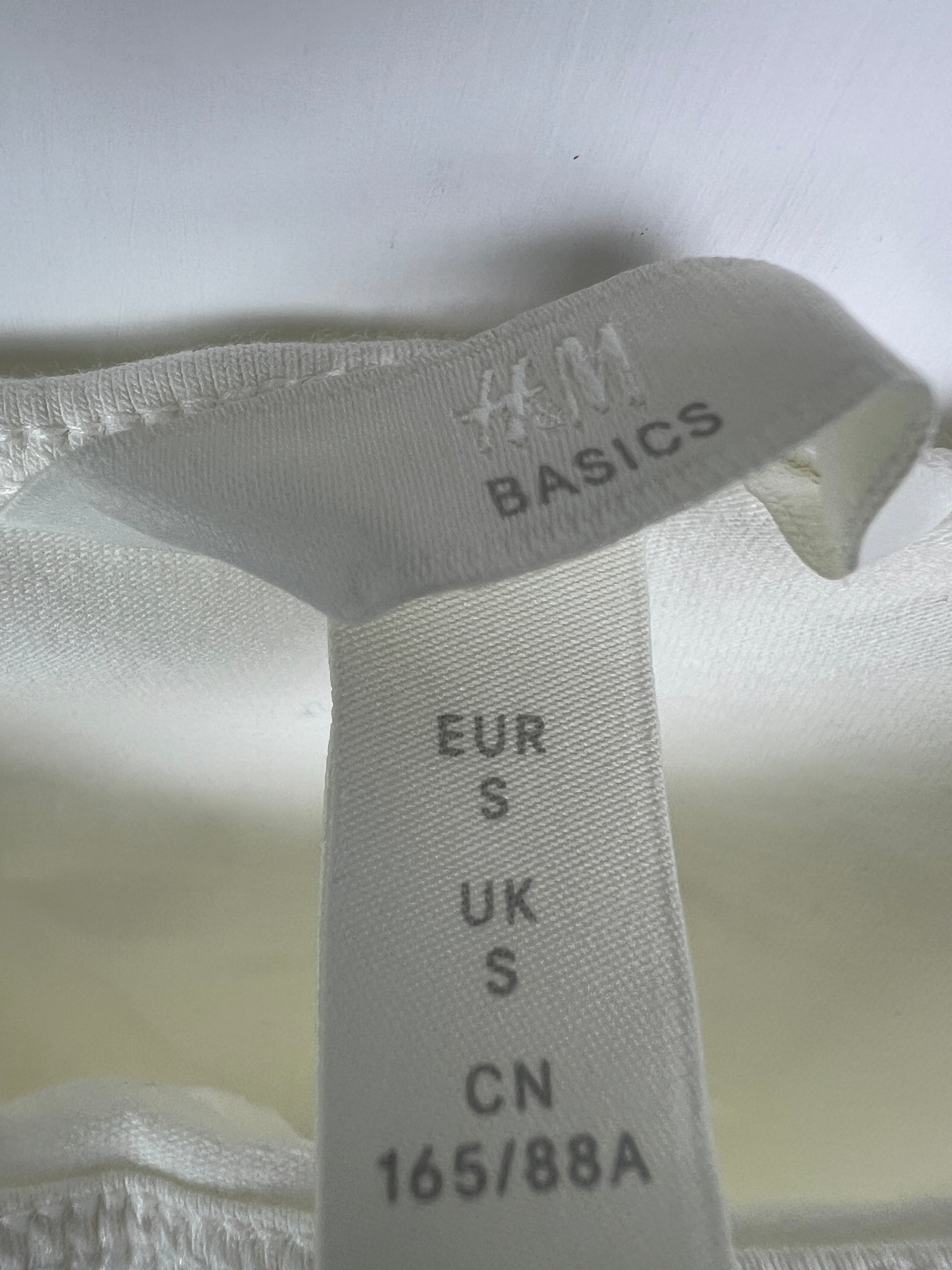 H&M Tank Top (Women) (Small)