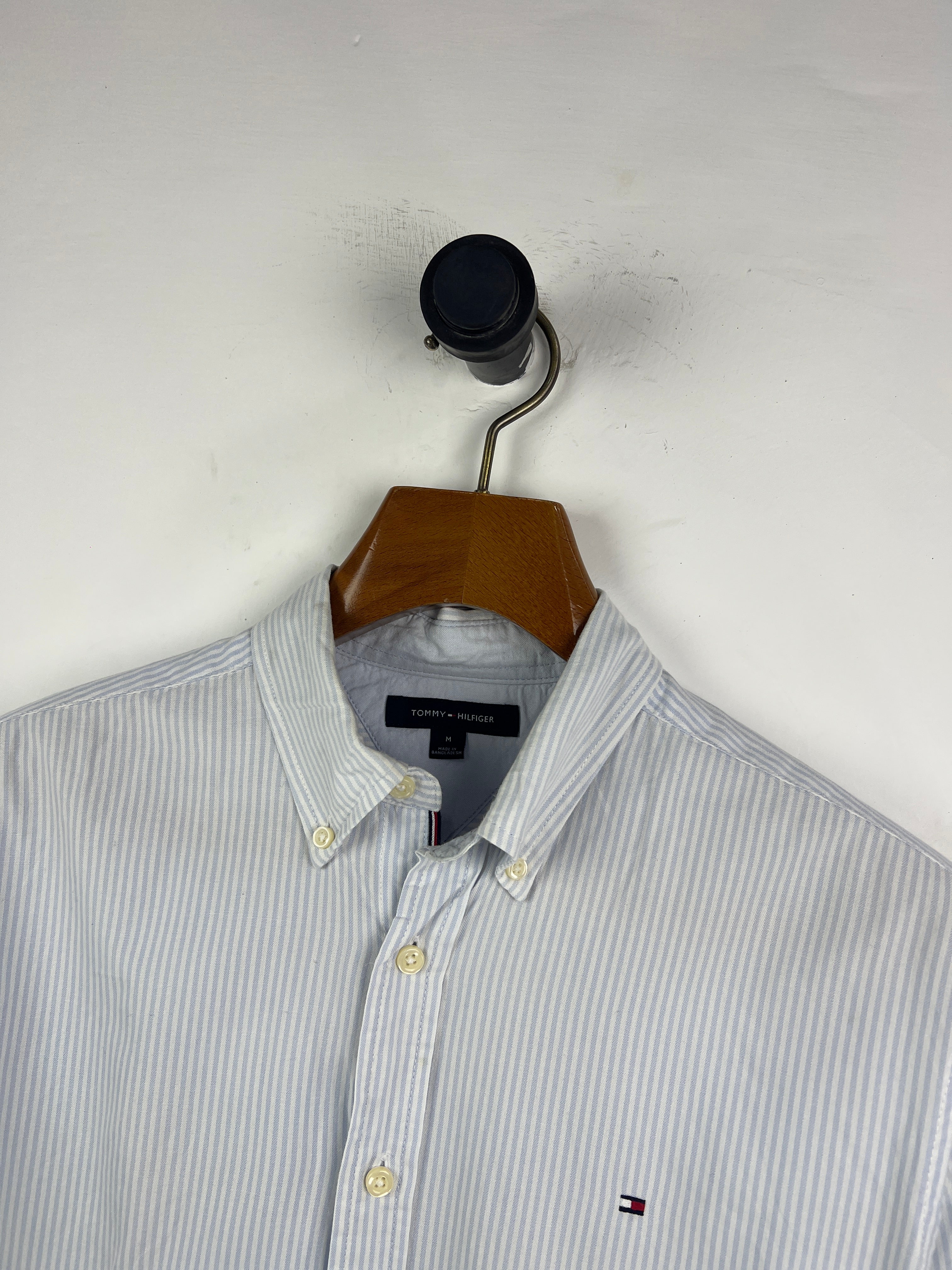 Tommy Hifliger Shirt (Medium-Large)