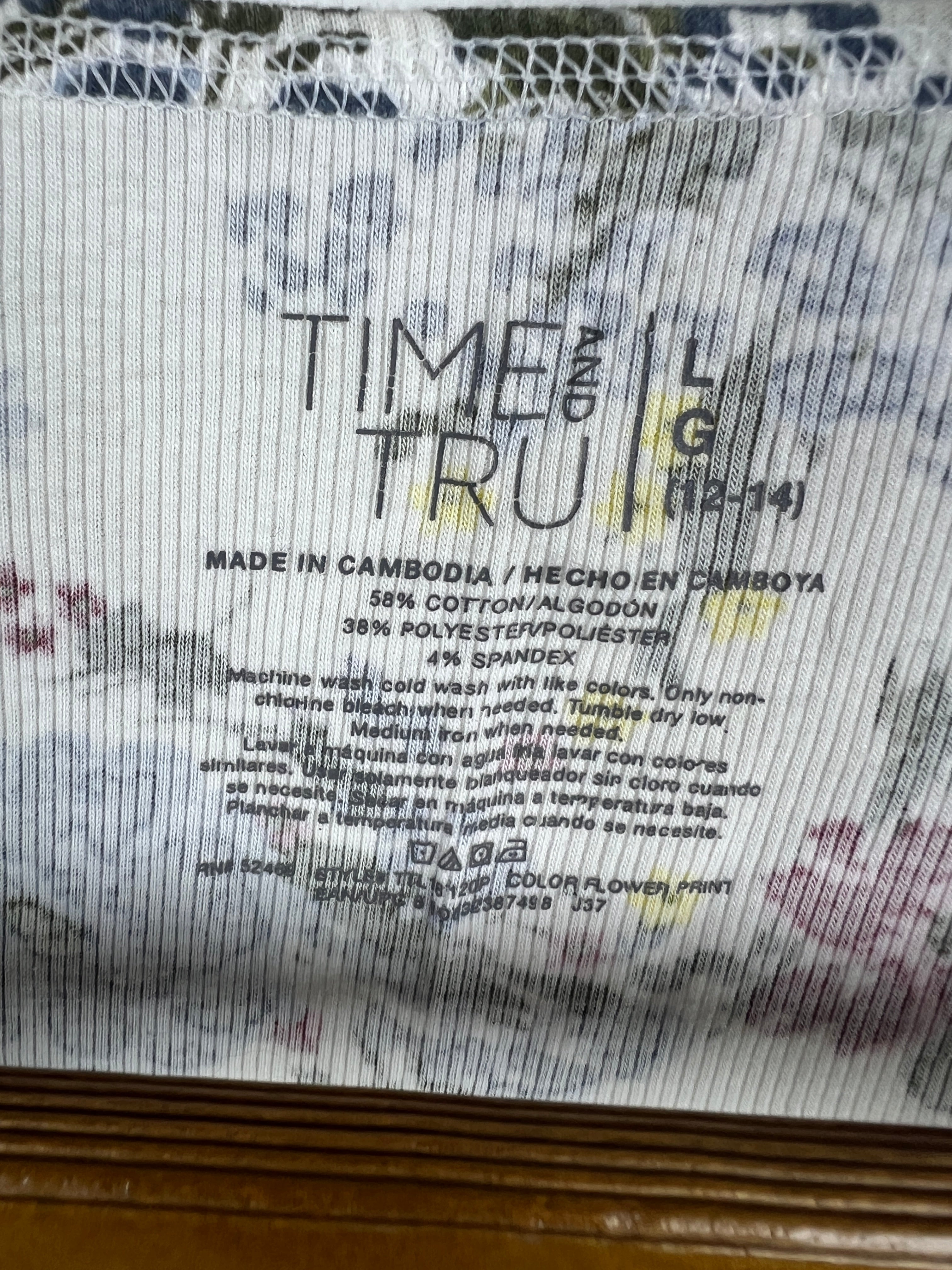 Time & Tru Tank Top (Women) (Medium-Large)