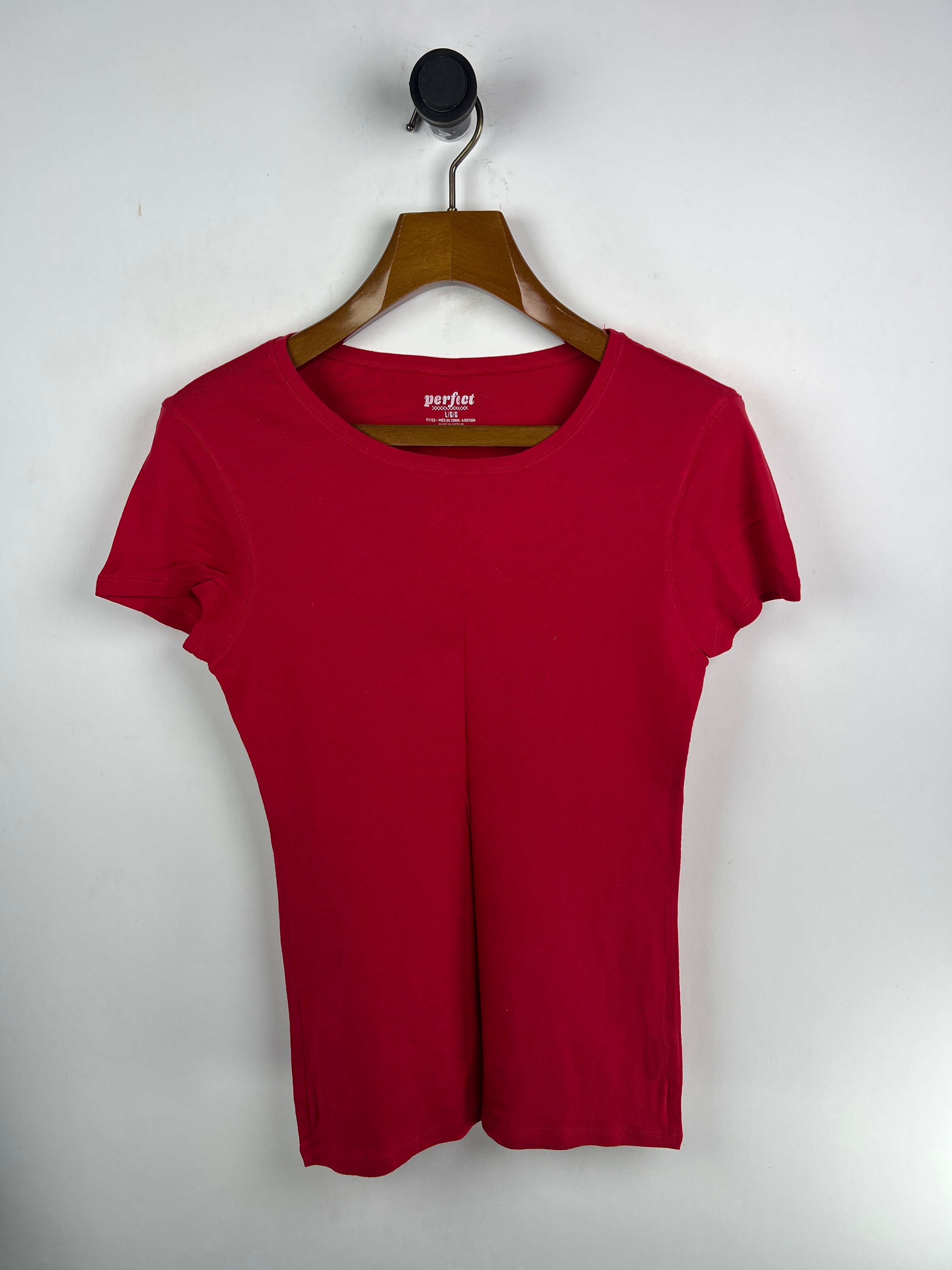 Old Navy T-Shirt (Women) (Medium-Large)