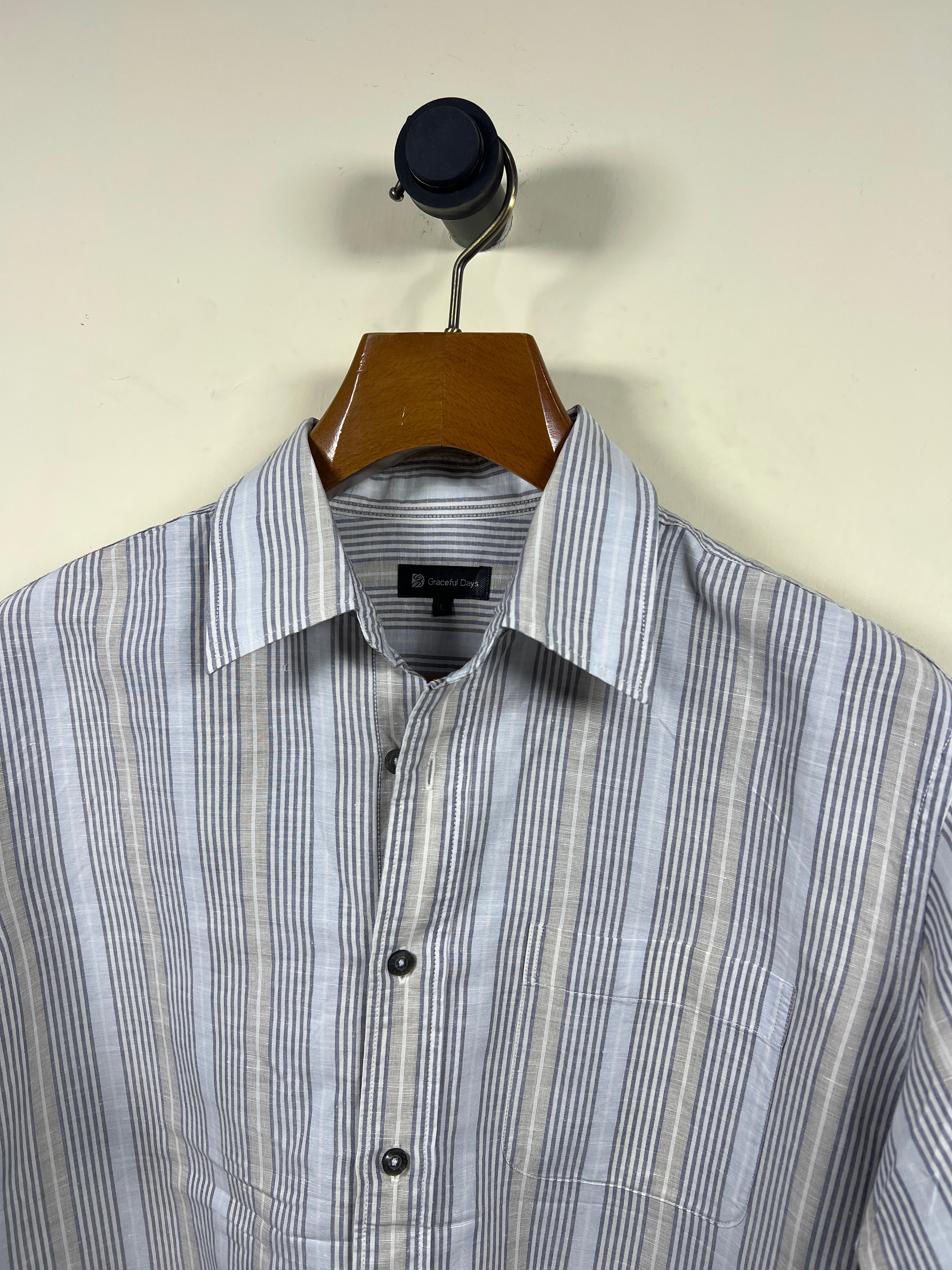 Graceful Linen Shirt (Medium)